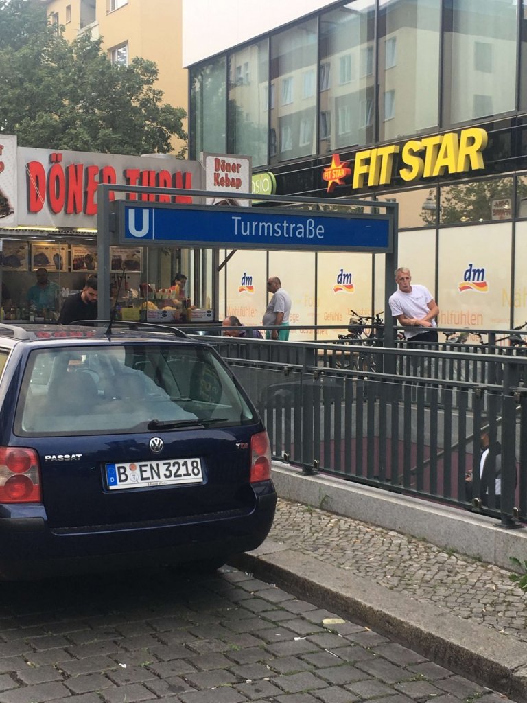Döner Turm at U-Bahn Turmstraße